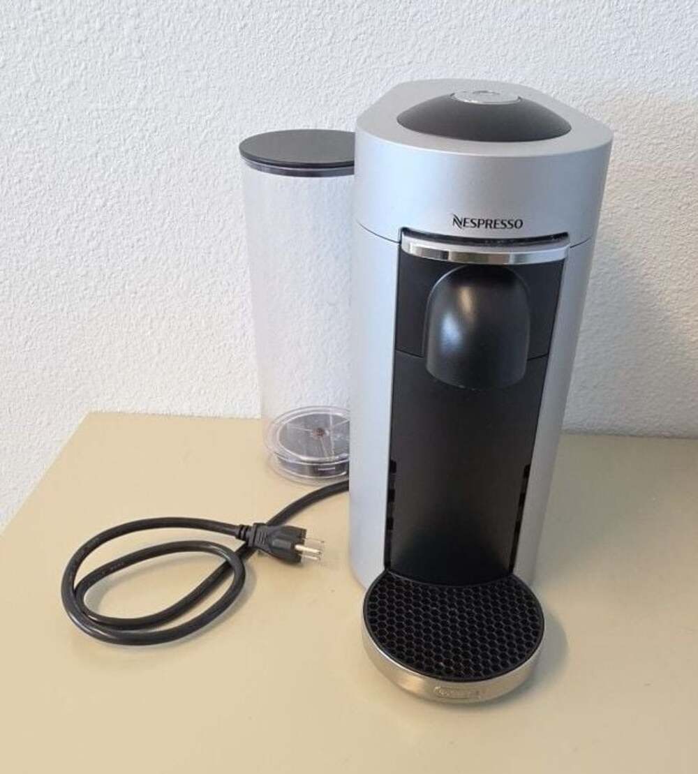 Nespresso VertuoPlus Deluxe Coffee and Espresso Machine by De'Longhi TESTED!